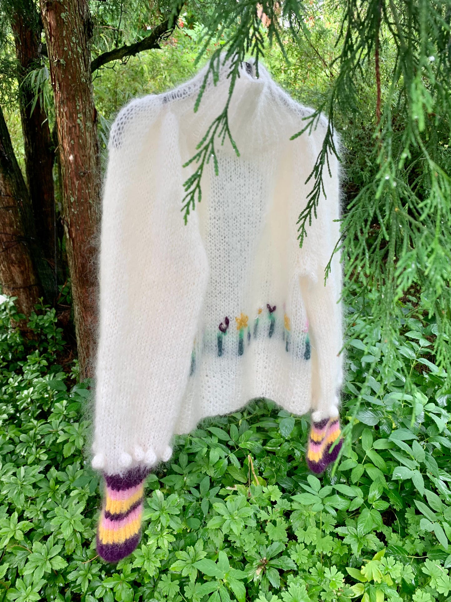 MAY - NORWEGIAN MAY FLOWERS - Strikkeoppskrift