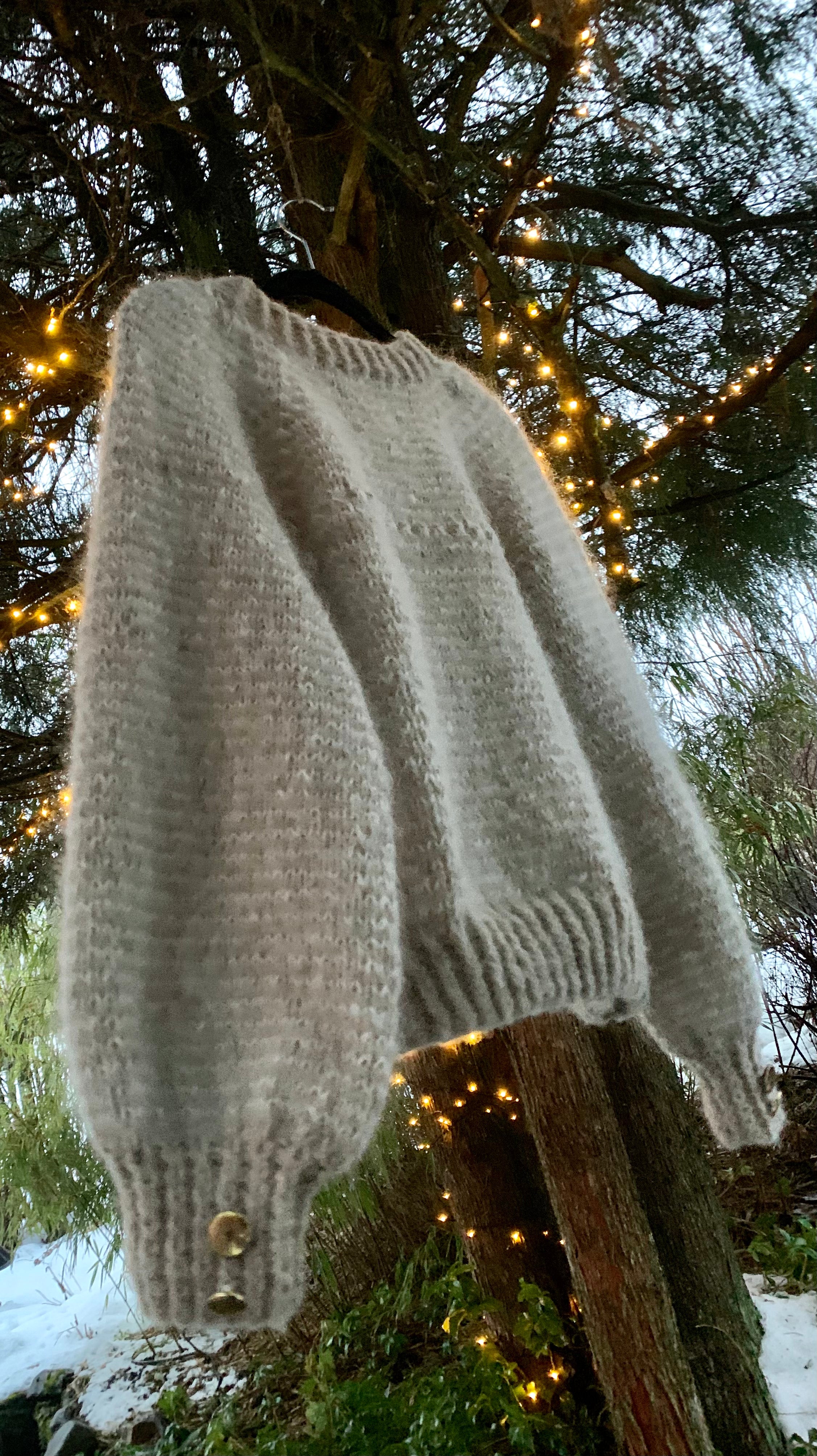 Mohair sweater with raglan and subtle gold tones – Glimpse of Glam from CosyMonday