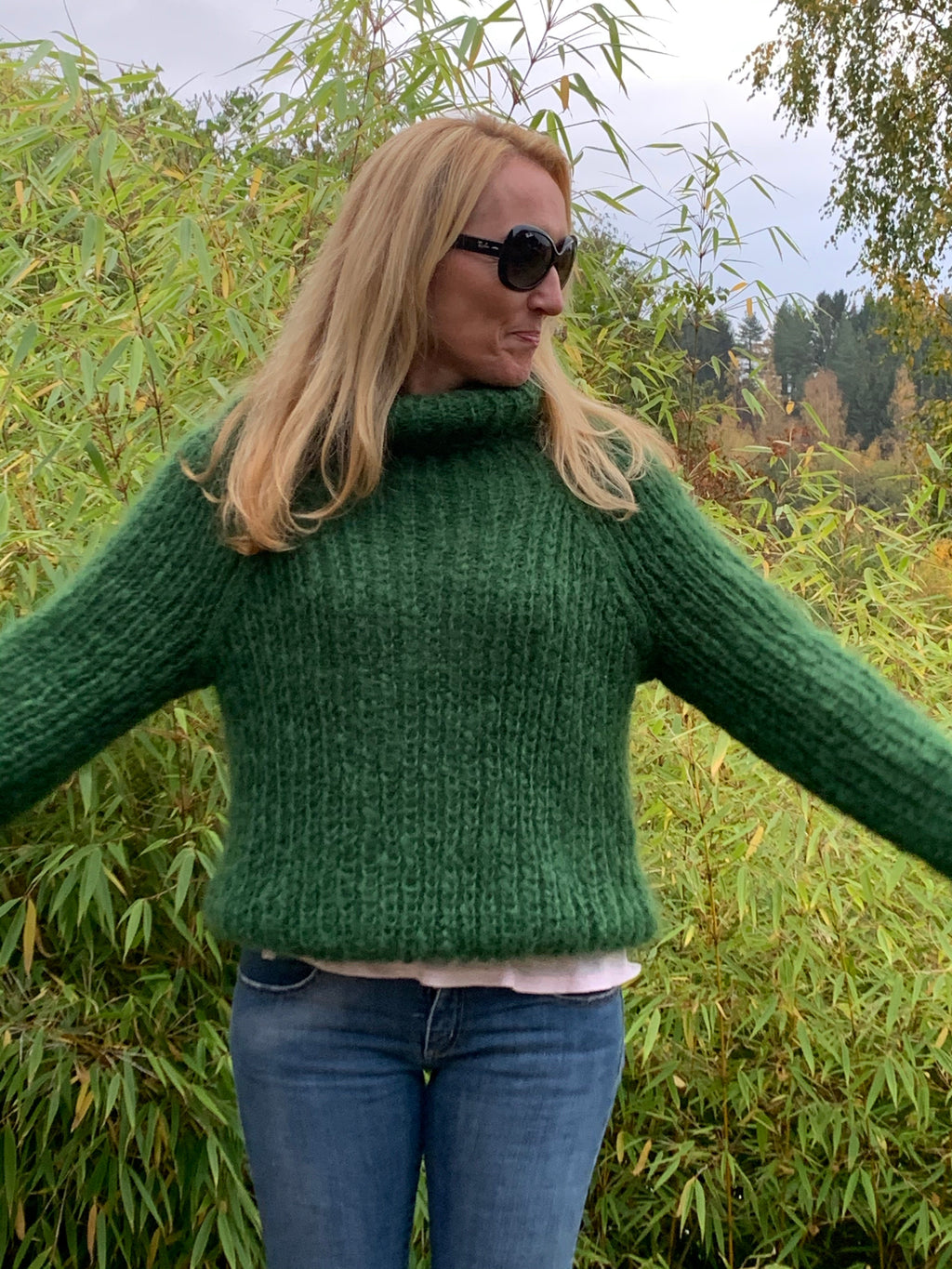 Dark Green Eyes - The Sweater